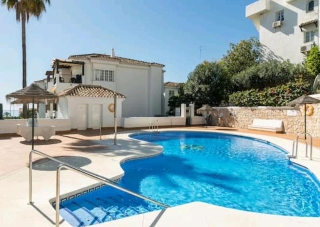 Apartamento Cerca Del Mar Con Piscina Y Parking. Lägenhet Benalmádena Exteriör bild